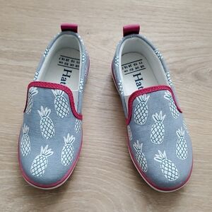 NWOT Hatley Girls Pineapple Slip-on Sneakers Sz11